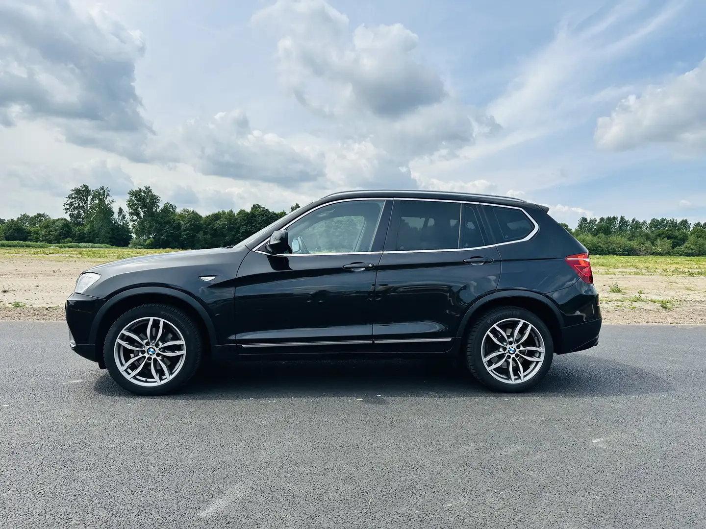 BMW xDrive20i High Exec. Negru - 2