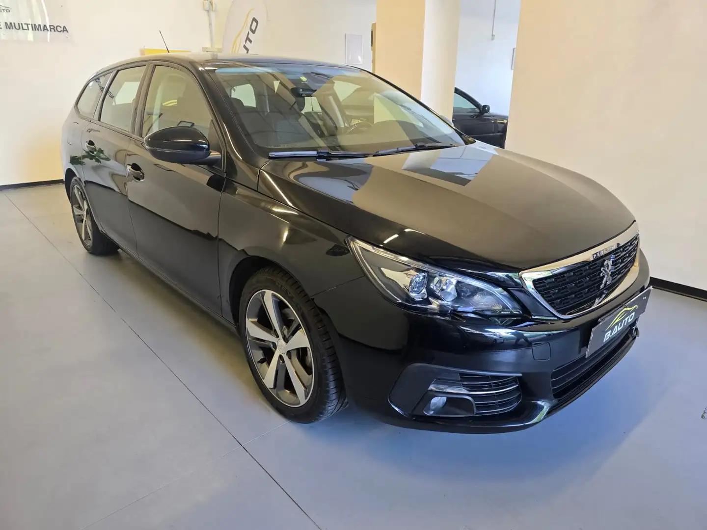 Peugeot 308 308 II 2018 SW SW 1.5 bluehdi Active s Schwarz - 1
