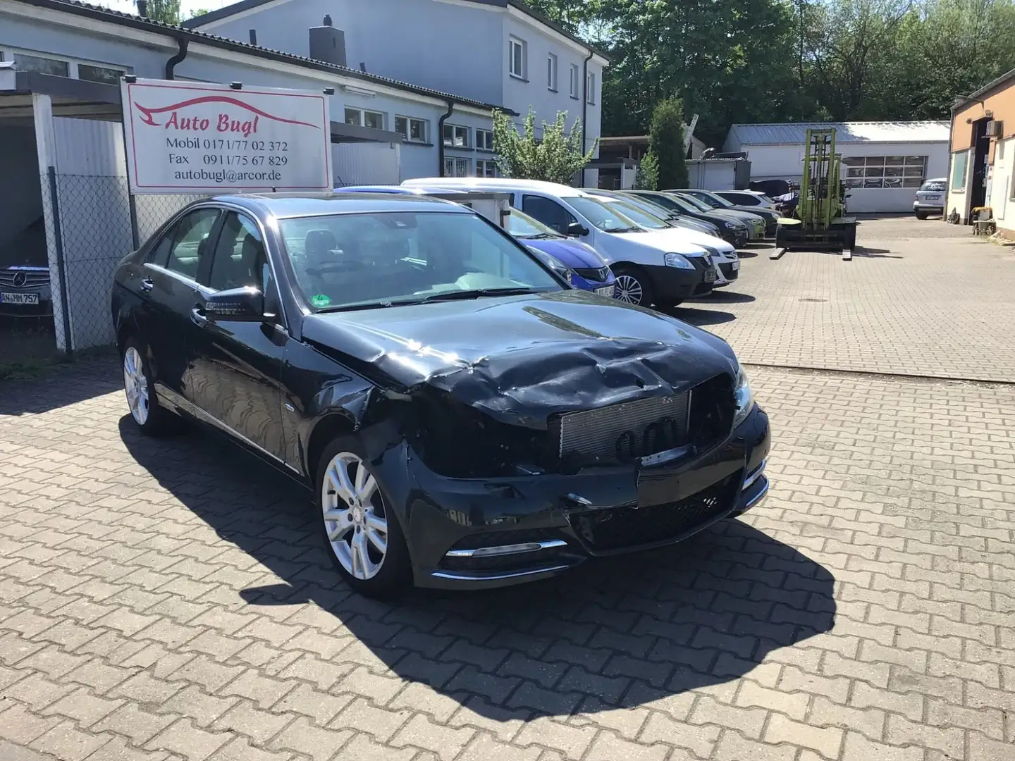 Mercedes-Benz C 350 C -Klasse Lim. C 350 CGI BlueEffi. 4Matic Noir - 2