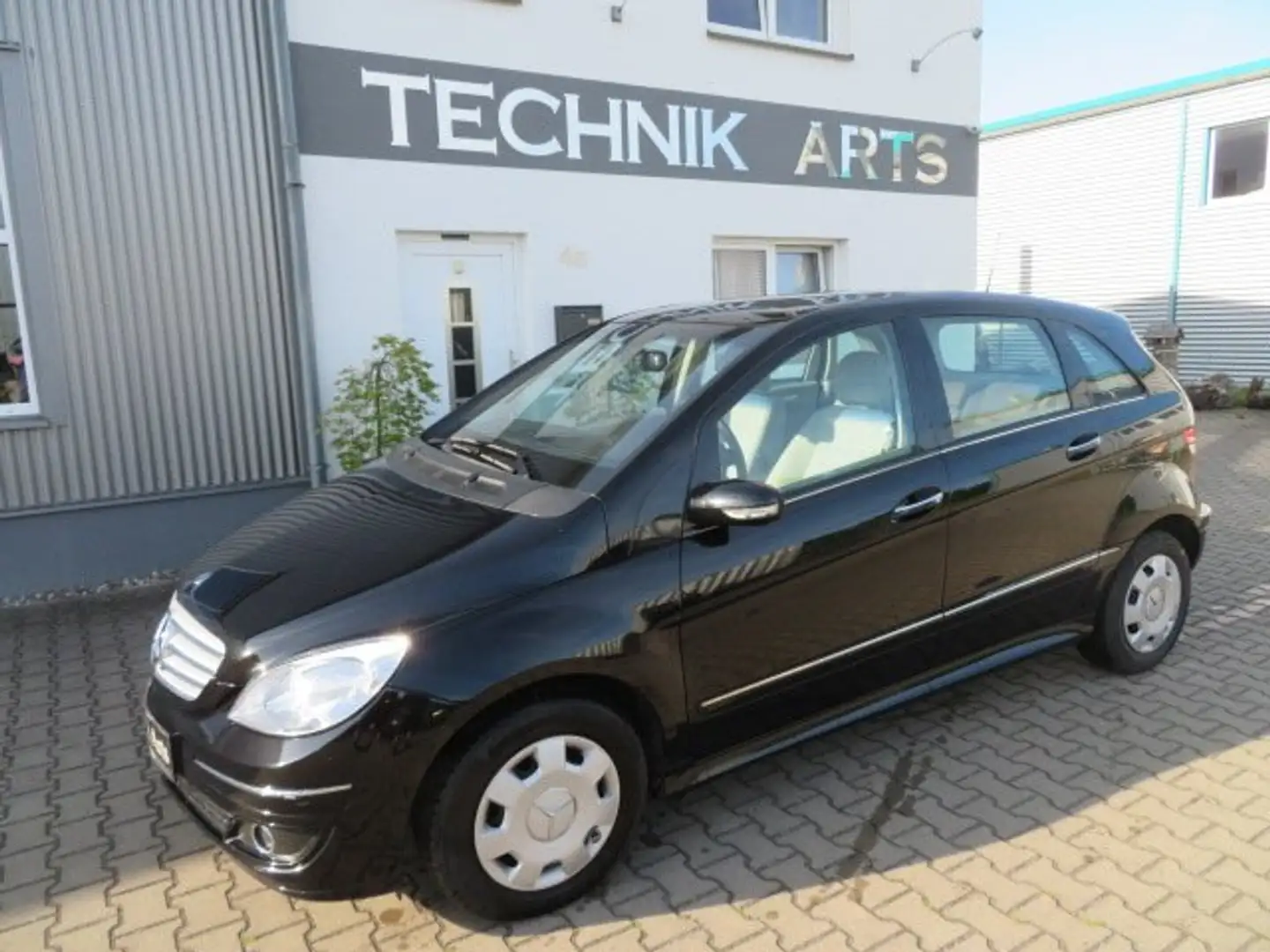 Mercedes-Benz B 170 2.Hand nur 108429km sehr gepflegt, TÜV neu Nero - 1