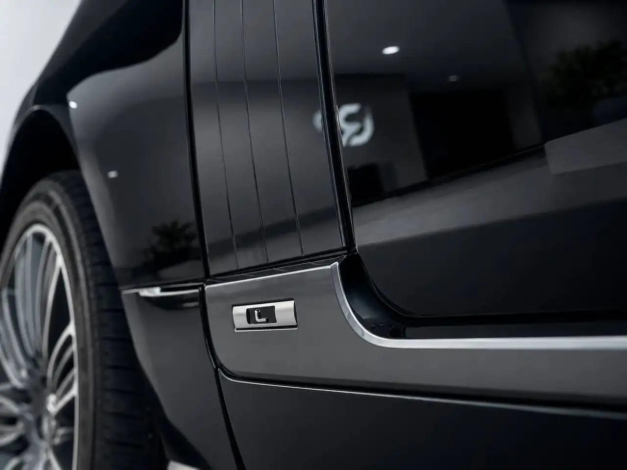 Land Rover Range Rover photo Land Rover Range Rover
