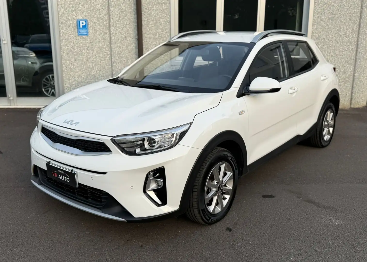 Kia Stonic 1.2 dpi Urban 84cv CARPLAY/RETROCAM Bianco - 1