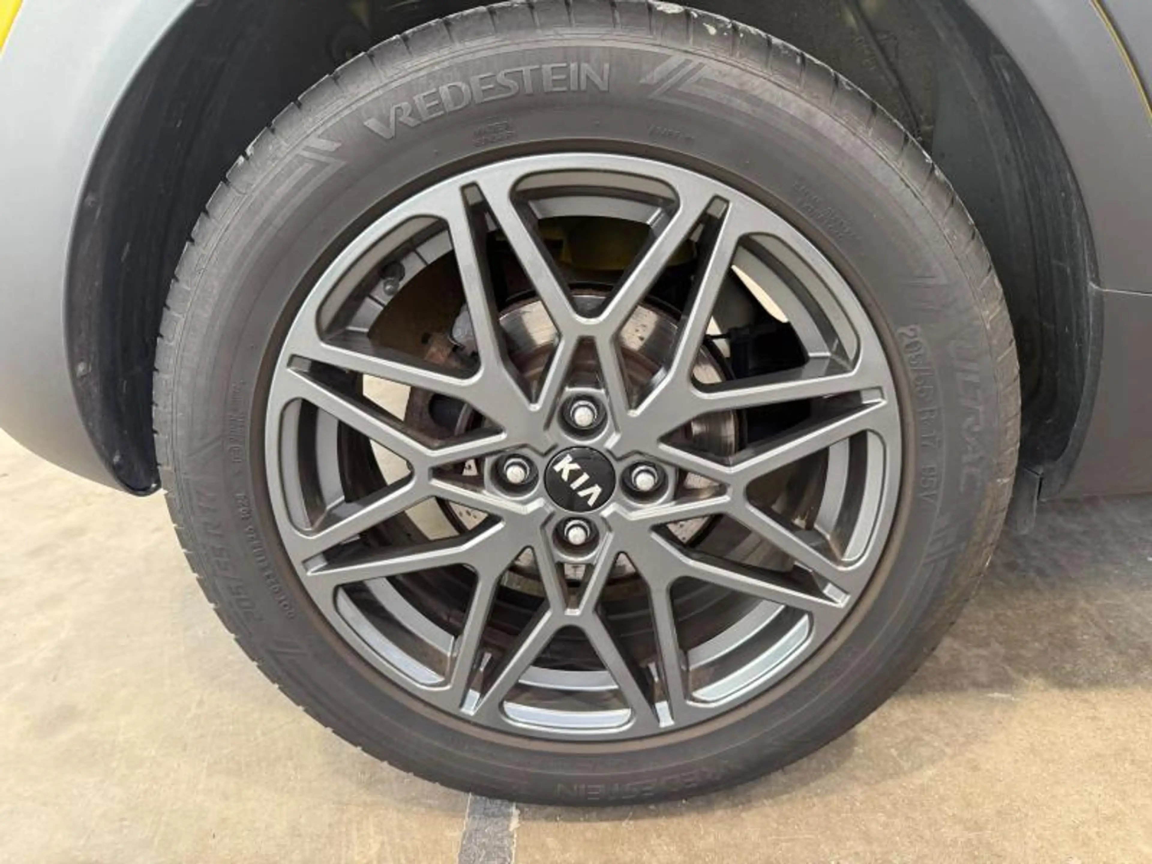 Kia Stonic . — photo 12