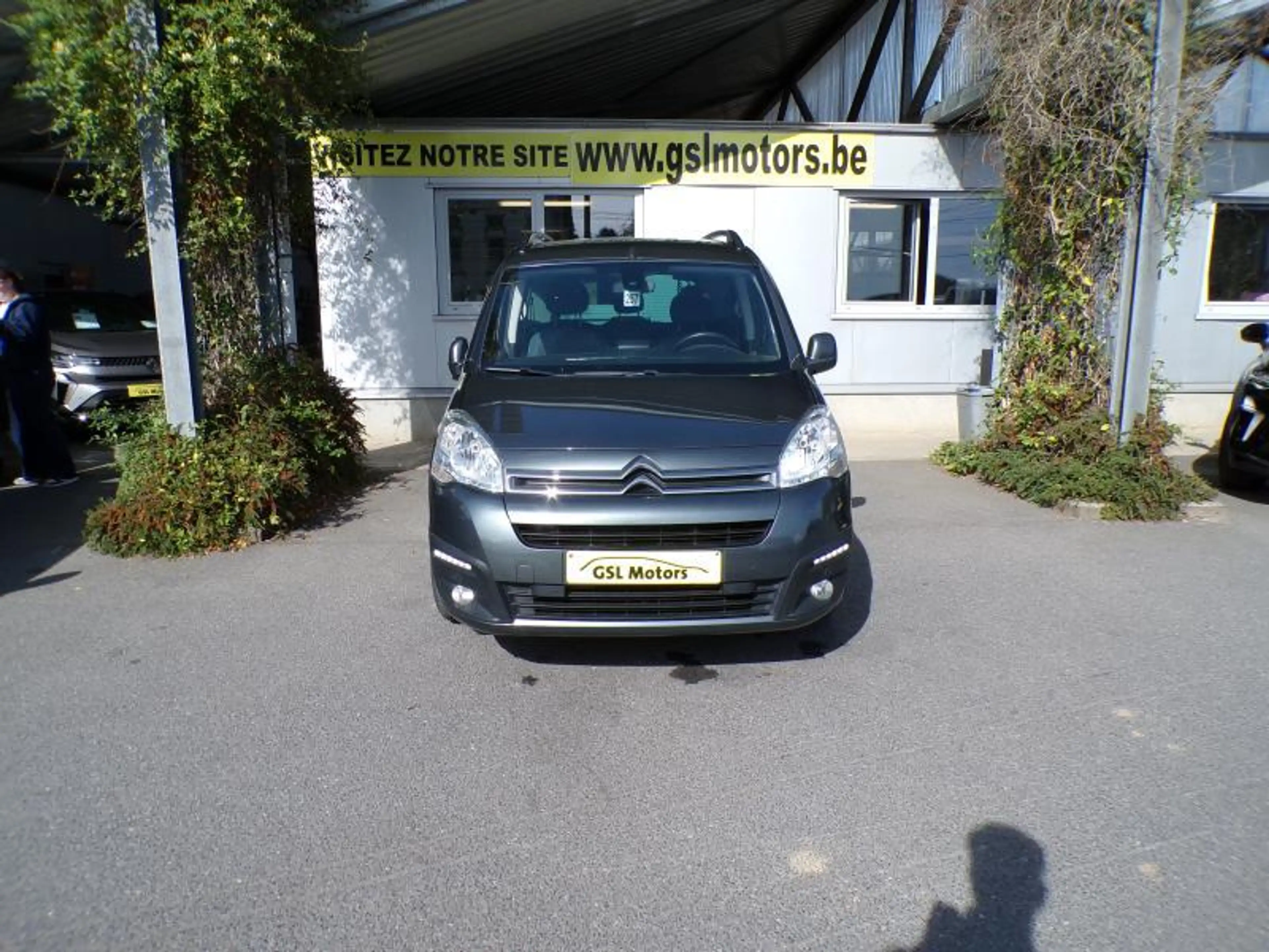 Citroen Berlingo 1.6 HDi 99cv Gris 05/18 Airco Capteurs Cruise — photo 2