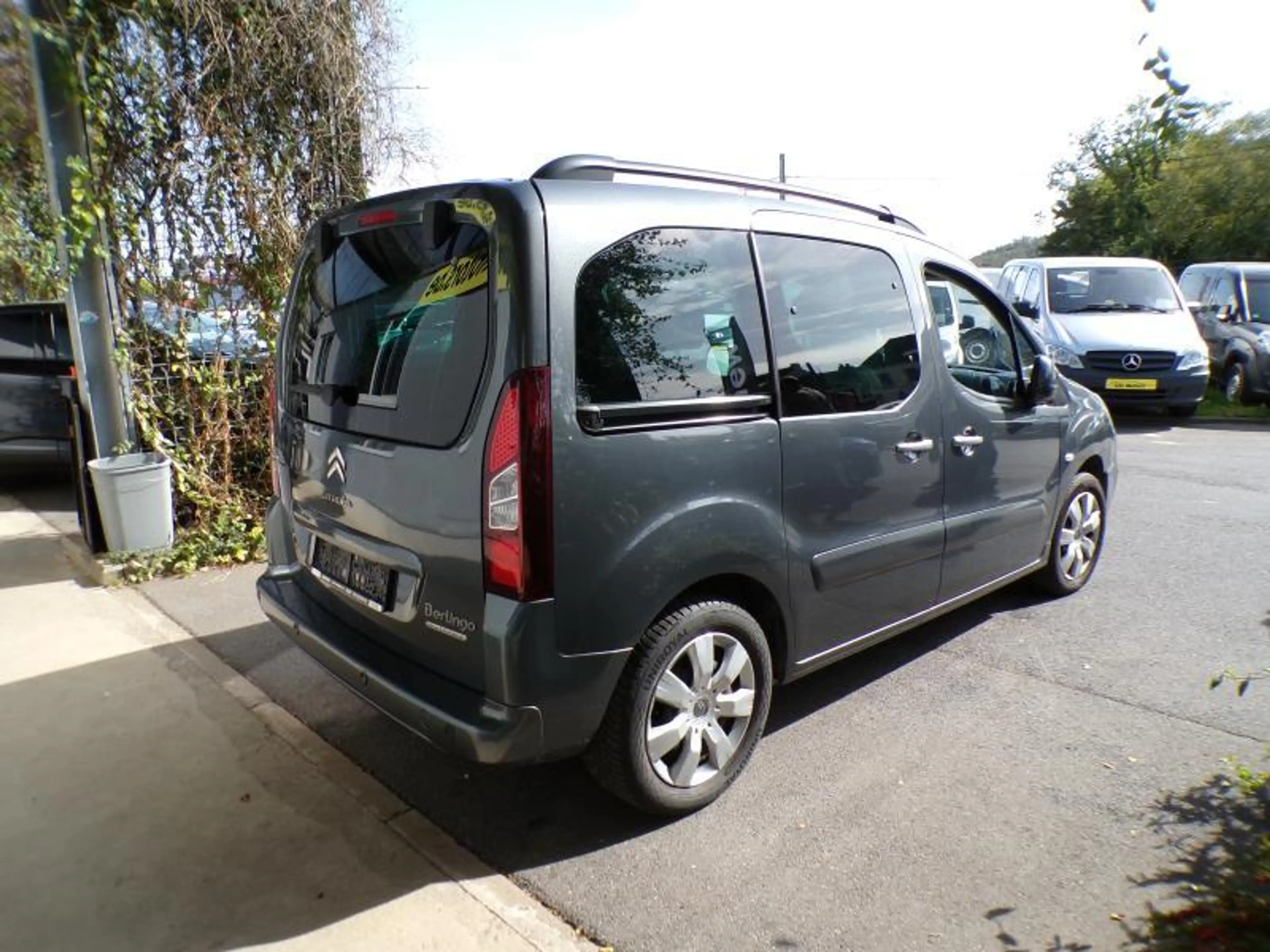 Citroen Berlingo 1.6 HDi 99cv Gris 05/18 Airco Capteurs Cruise — photo 4