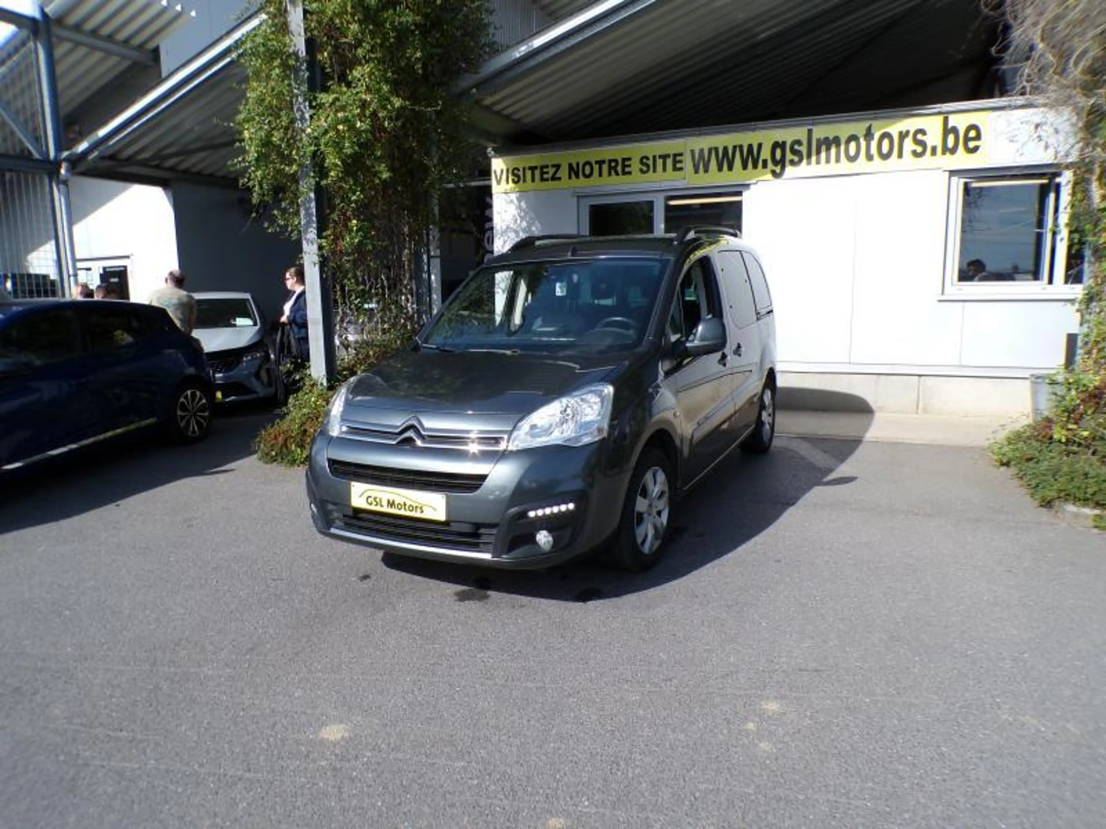 Citroen Berlingo 1.6 HDi 99cv Gris 05/18 Airco Capteurs Cruise