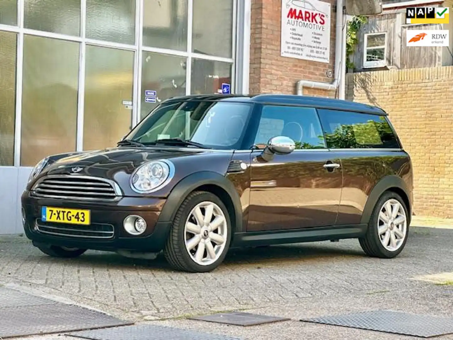 MINI Cooper Clubman 1.6 Chili Open / Panoramadak mooie auto Bruin - 1