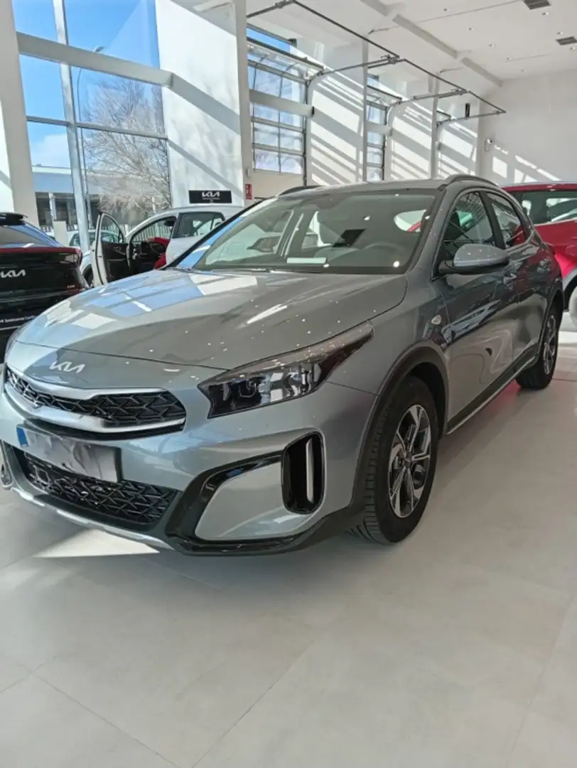 Kia XCeed 1.5 MHEV DCT Drive Gris - 1