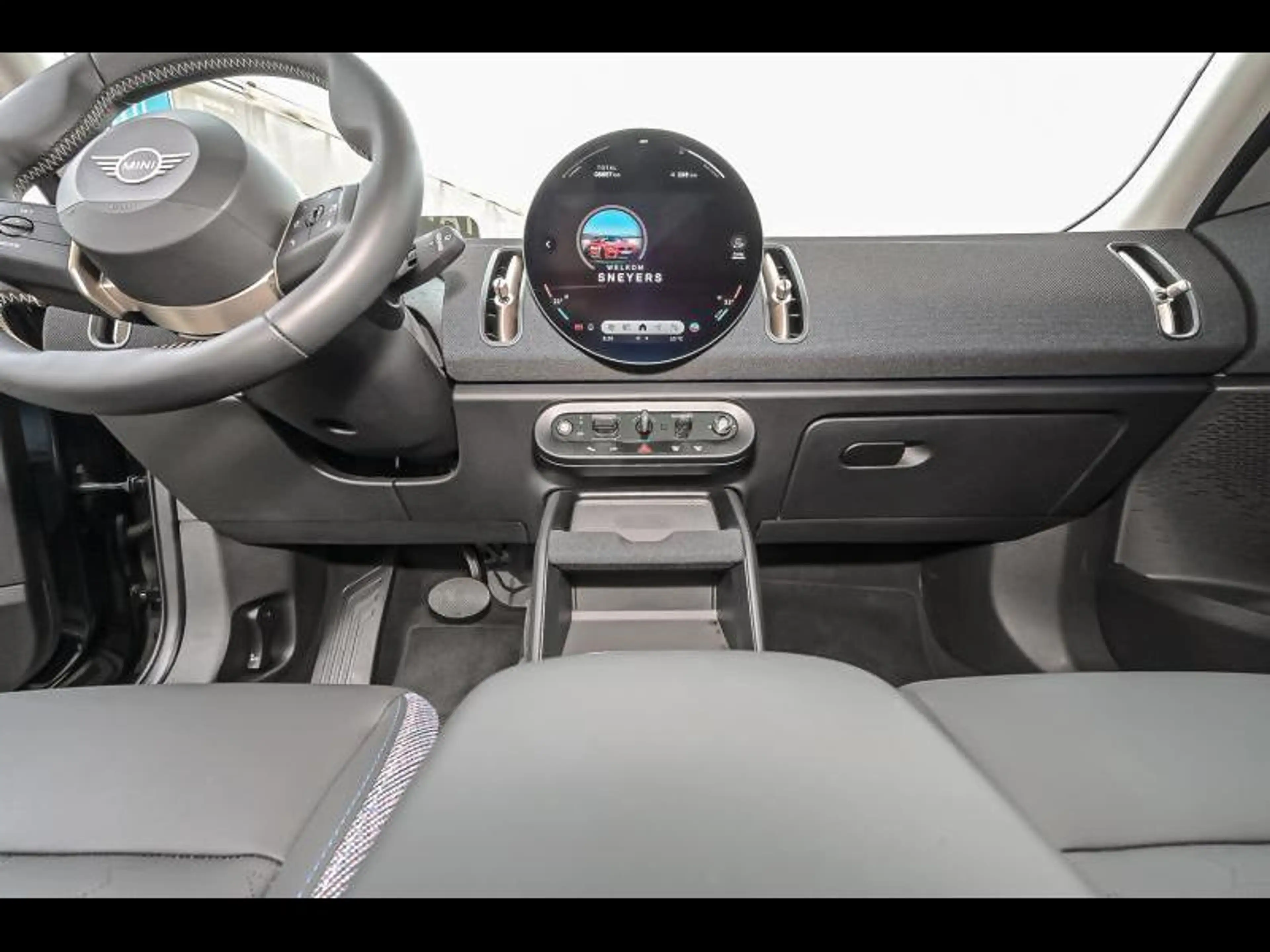 MINI Countryman E SE — photo 7