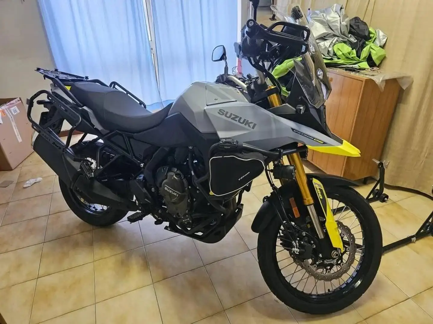 Suzuki V-Strom 800DE Grigio - 1