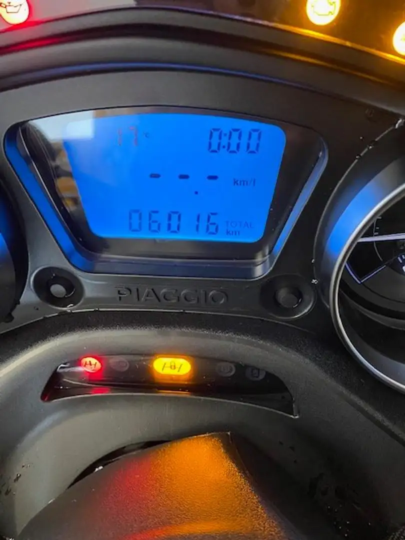 Piaggio MP3 300 sport Grigio - 2