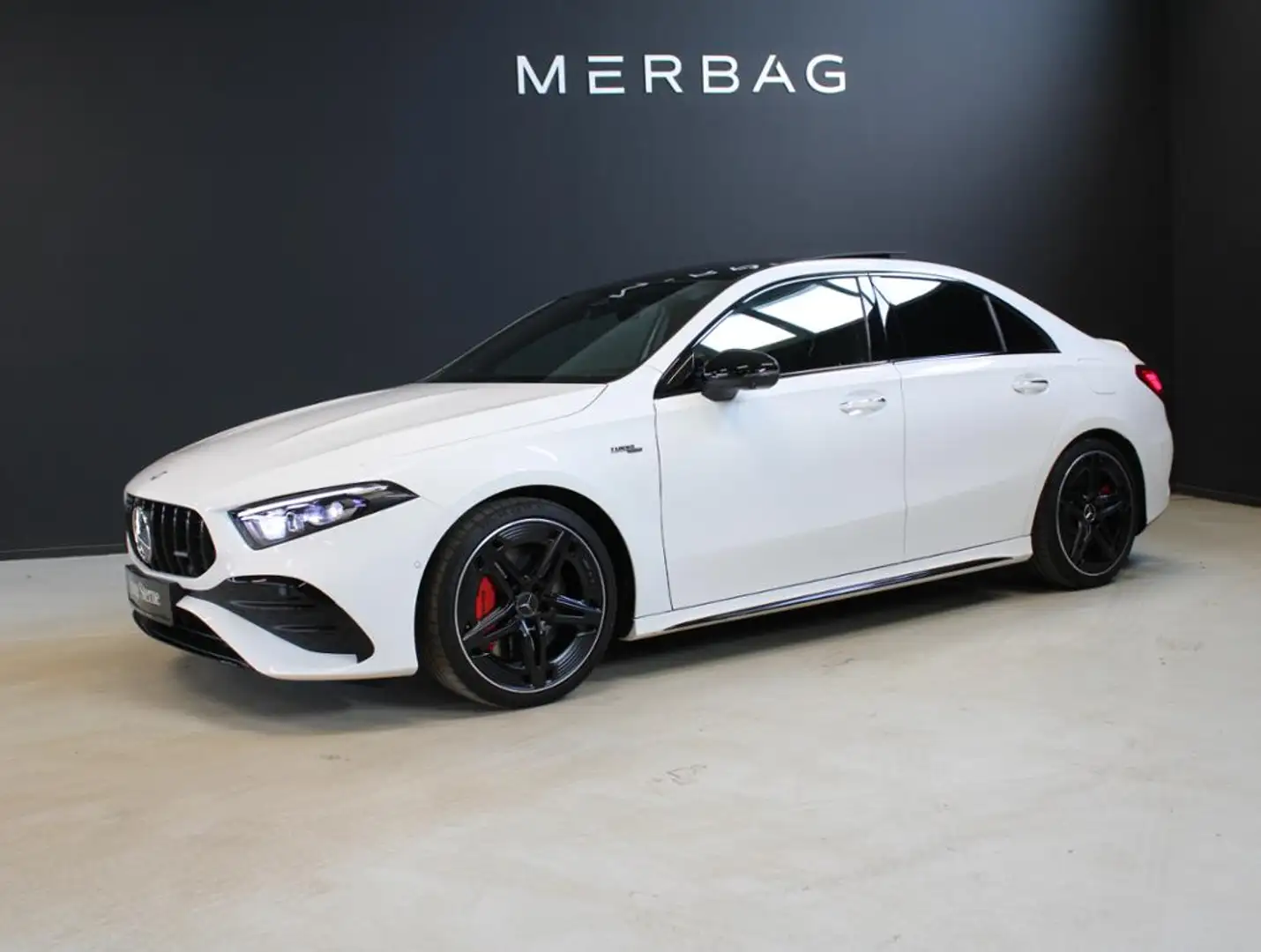Mercedes-Benz A 35 AMG AMG A 35 4M *Limousine Night Pano 19" Beam Lim Wit - 2
