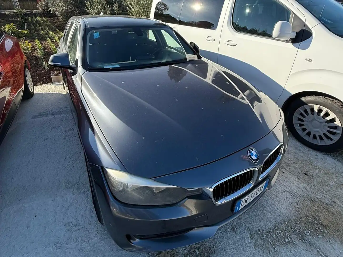 BMW 318 318d Touring Gris - 1