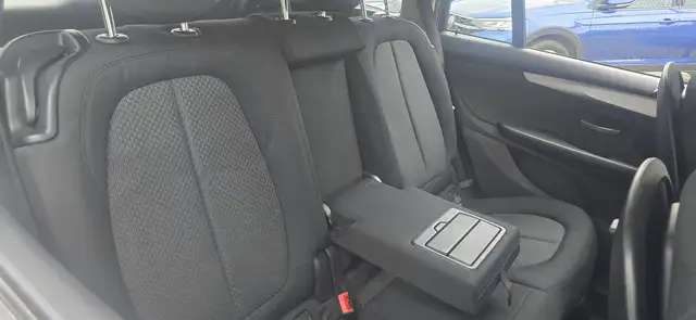 BMW 2 Series view 13
