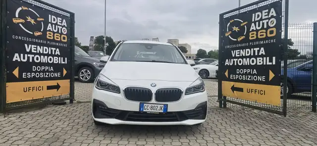 BMW 2 Series view 2