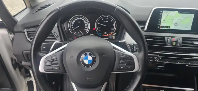 BMW 2 Series view 8