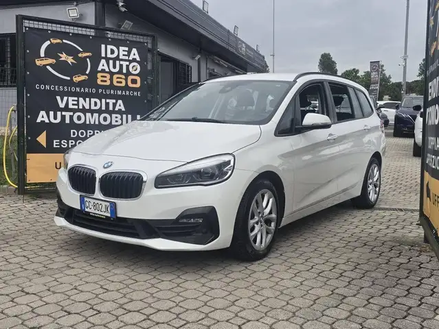 BMW 2 Series view 3