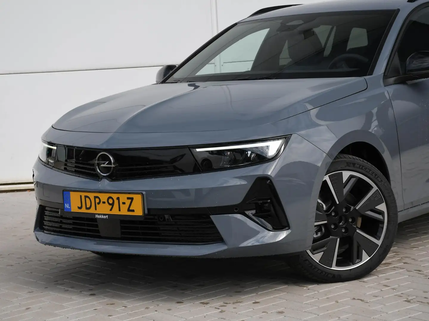 Opel Astra Sports Tourer Electric Business Edition 54kWh 156p Grijs - 2