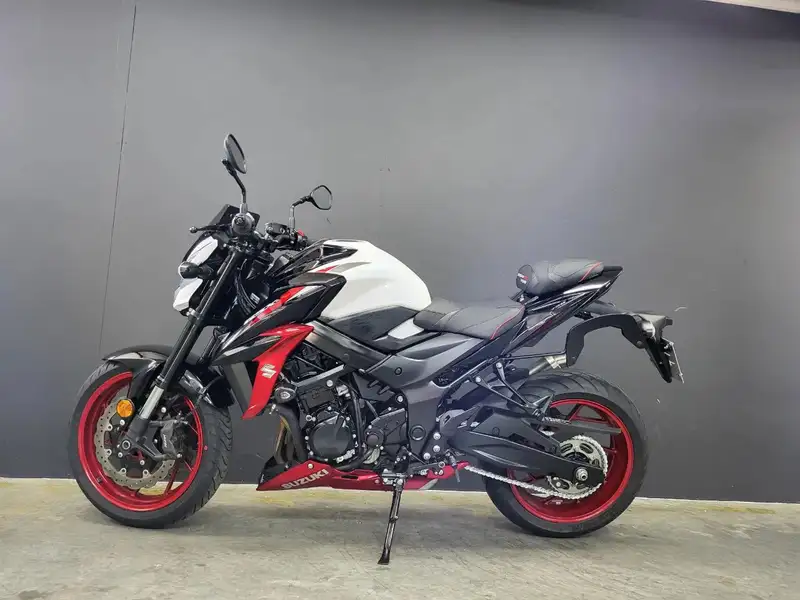 Suzuki GSX-S 750 - foto 7