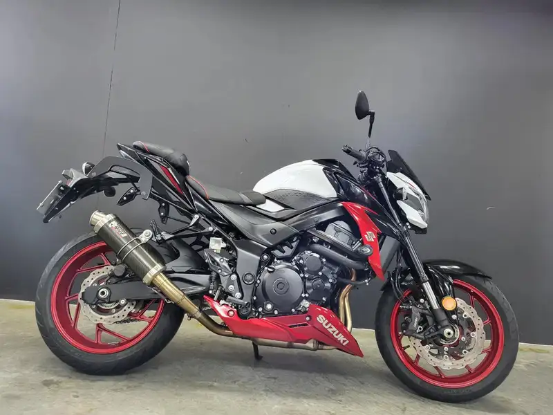 Suzuki GSX-S 750 - foto 2