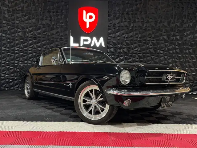 Ford Mustang main image
