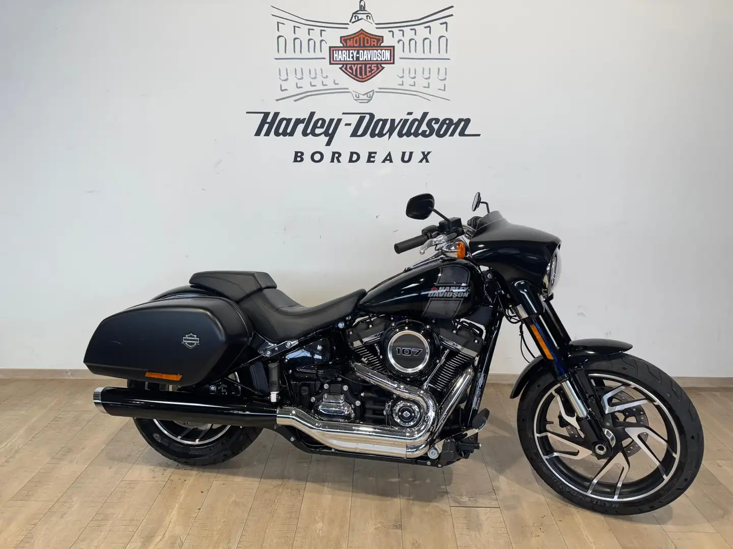 Harley-Davidson Sport Glide Noir - 1