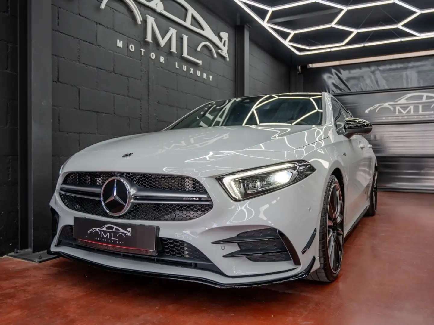 Mercedes-Benz A 35 AMG Line Premium 4Matic 8G-DCT Blanco - 2