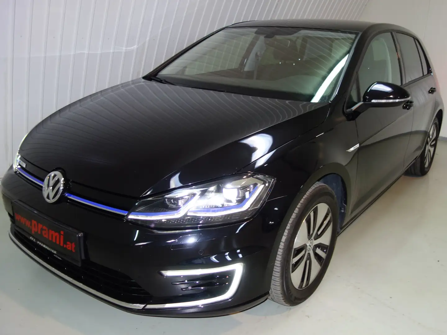 Volkswagen e-Golf 35,8kWh (mit Batterie) Nero - 1