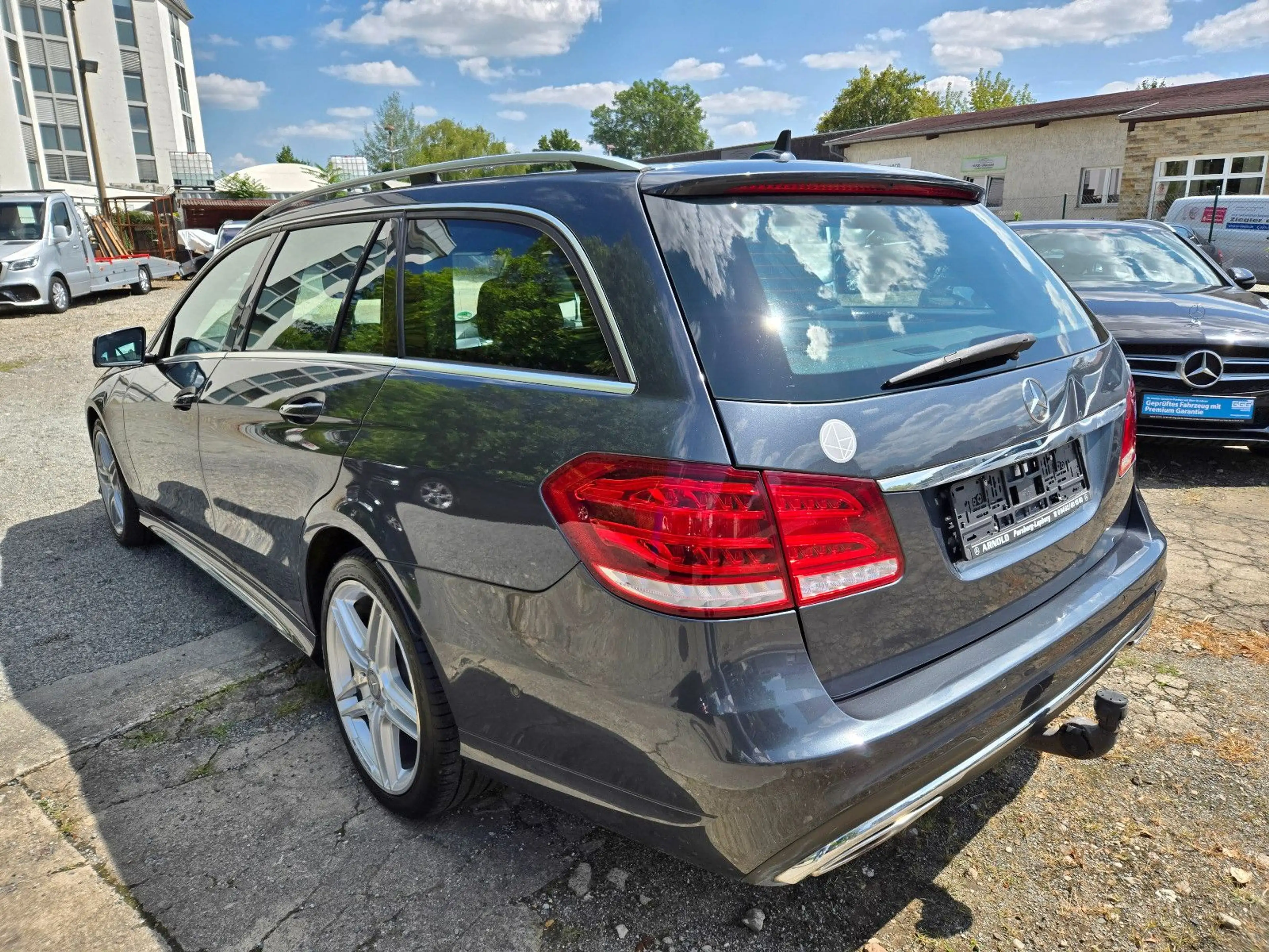 Mercedes-Benz E 250 E T-Modell E 250 CGI AMG — photo 4