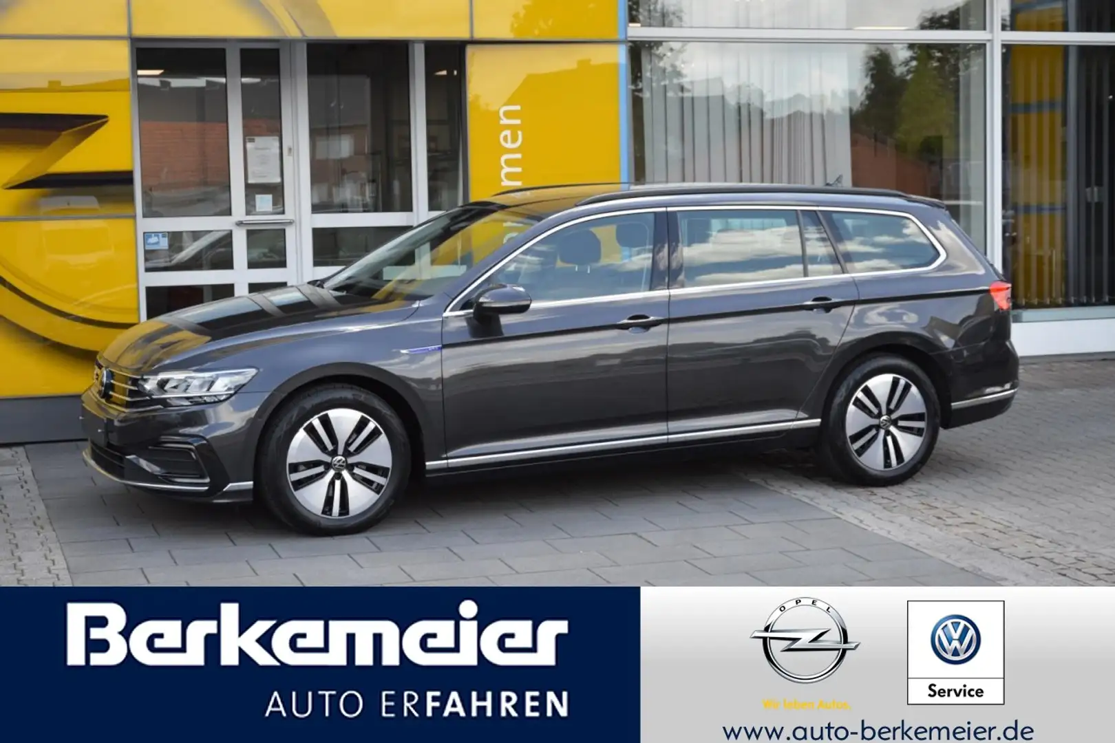 Volkswagen Passat Variant 1.4TSI GTE/DSG/Navi/ACC/LED Grau - 1