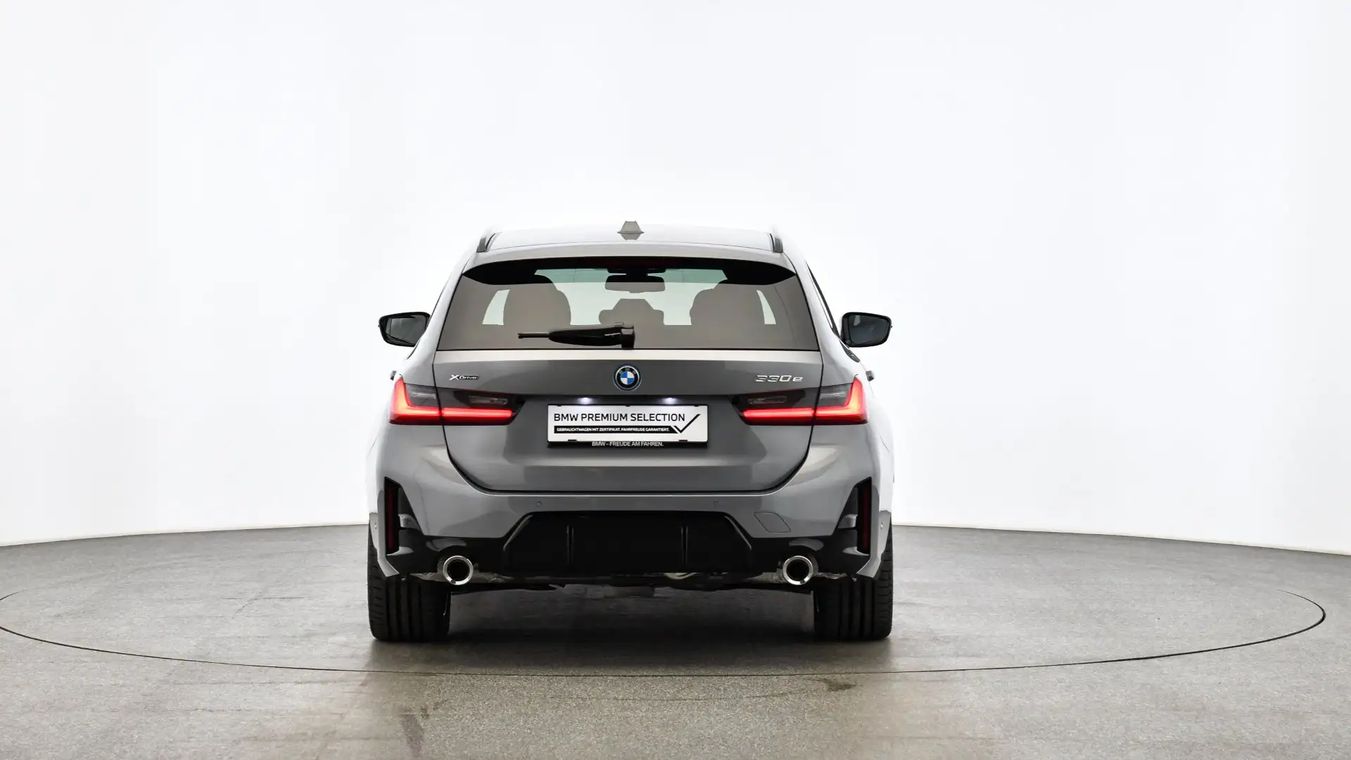 BMW 330 e xDrive Grau - 2