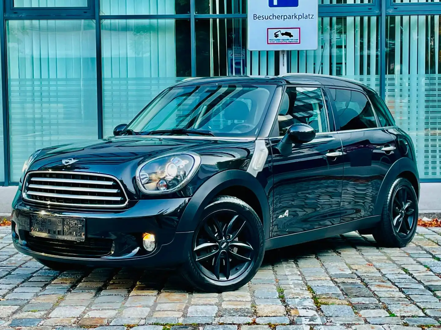 MINI Cooper D Countryman MINI Countryman COOPER D ALL4 COOPER Schwarz - 1