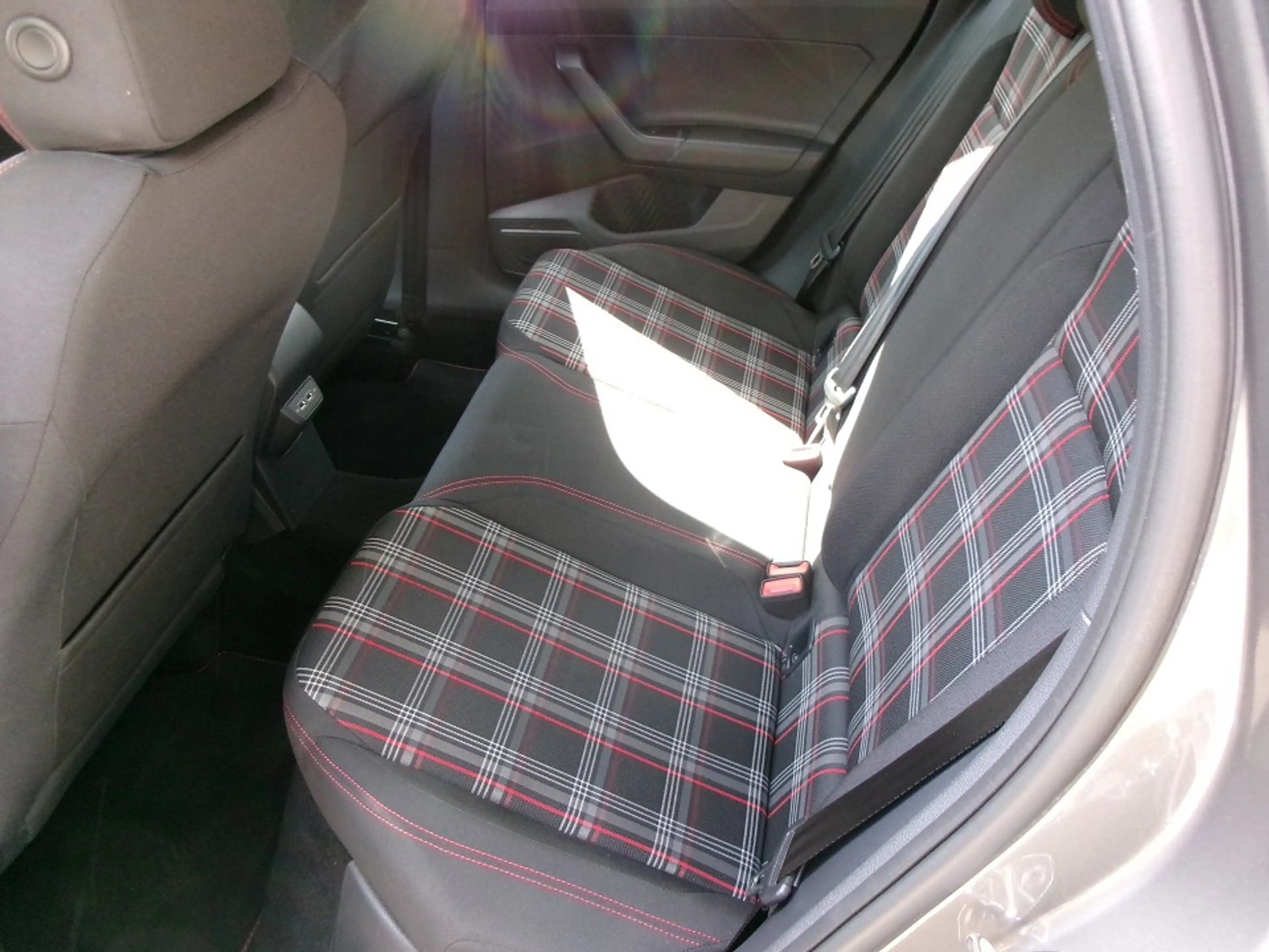 Volkswagen Polo VI GTI DSG — photo 11