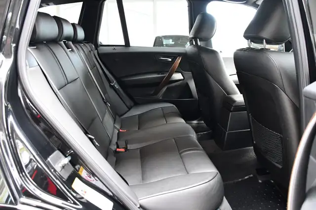 BMW X3 view 10