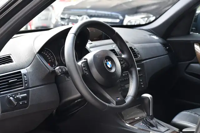 BMW X3 view 11