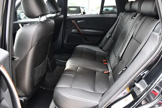 BMW X3 view 9