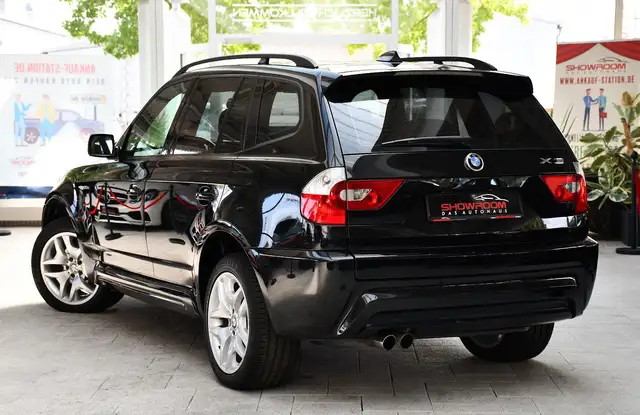 BMW X3 view 3