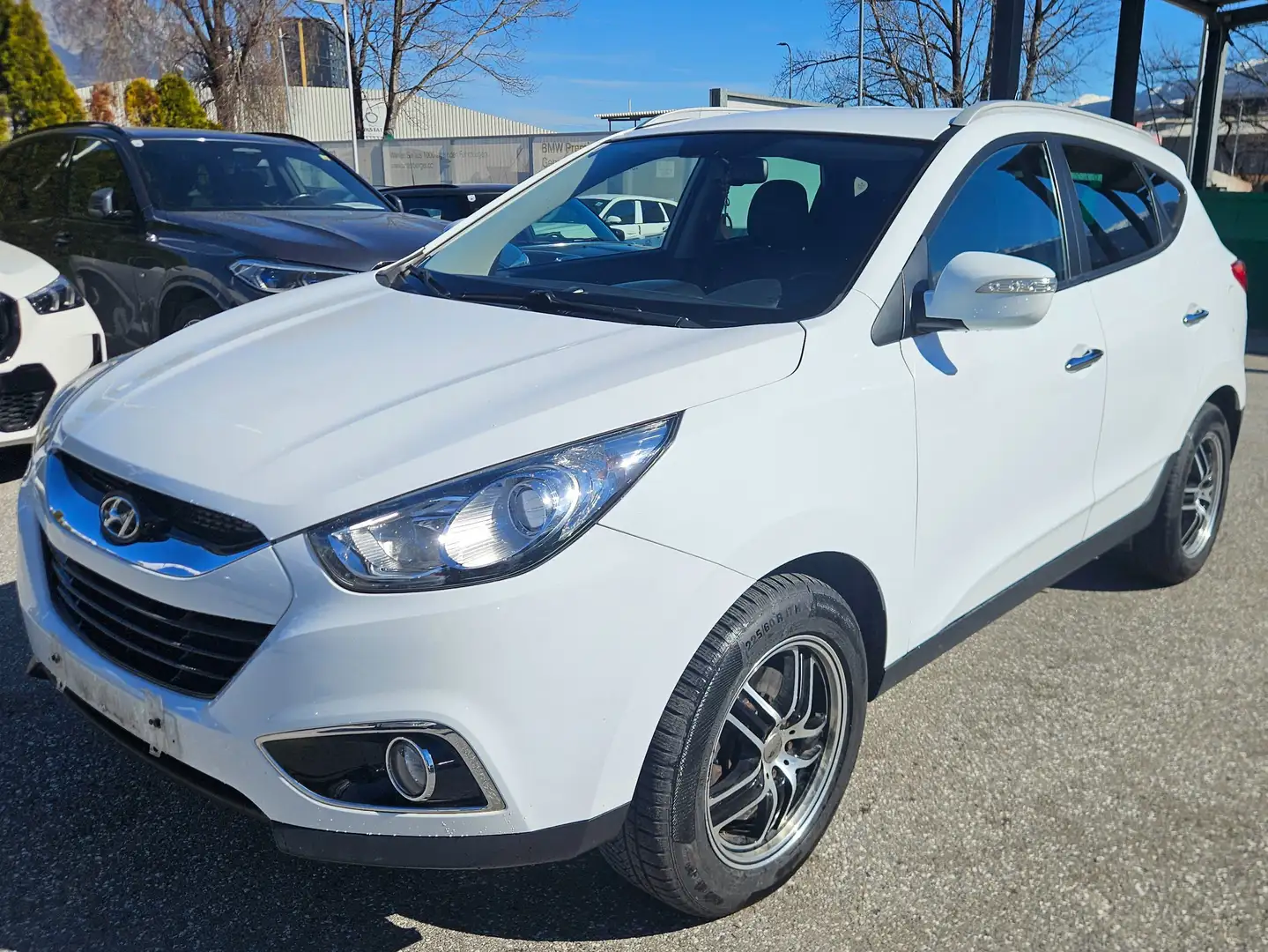 Hyundai iX35 2,0 CRDi Premium 4WD Weiß - 1