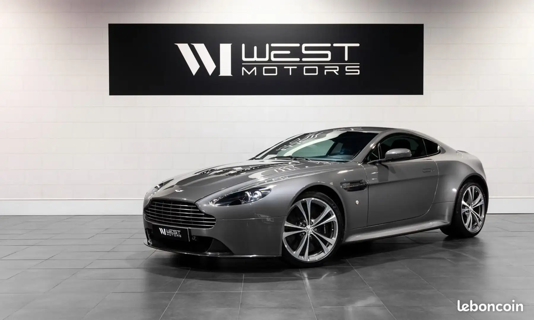 Aston Martin Vantage 6.0 517 – Française Entretien exclusif Baquets Car Gris - 1