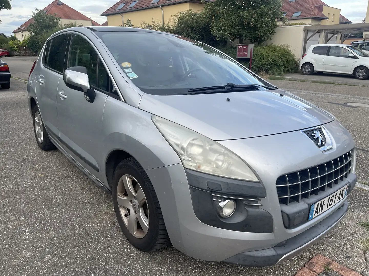 Peugeot 3008 1.6 HDi 16V 110ch FAP Féline - 2
