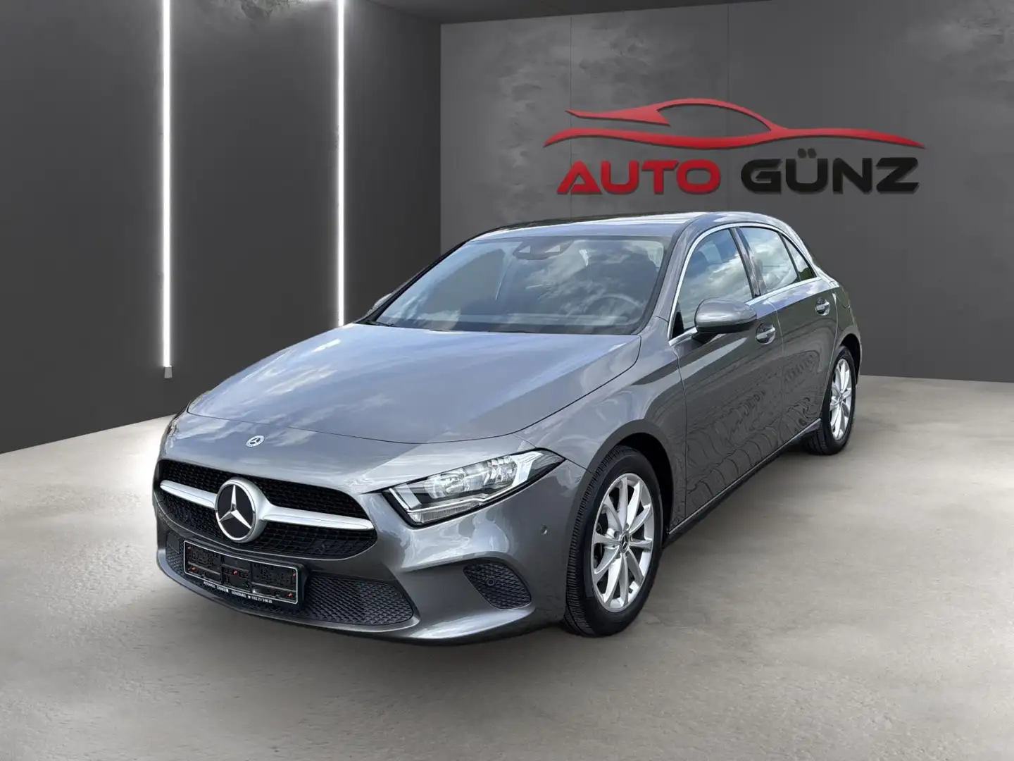 Mercedes-Benz A 180 Progressive *MBUX-Navi-Spura.* Gris - 1