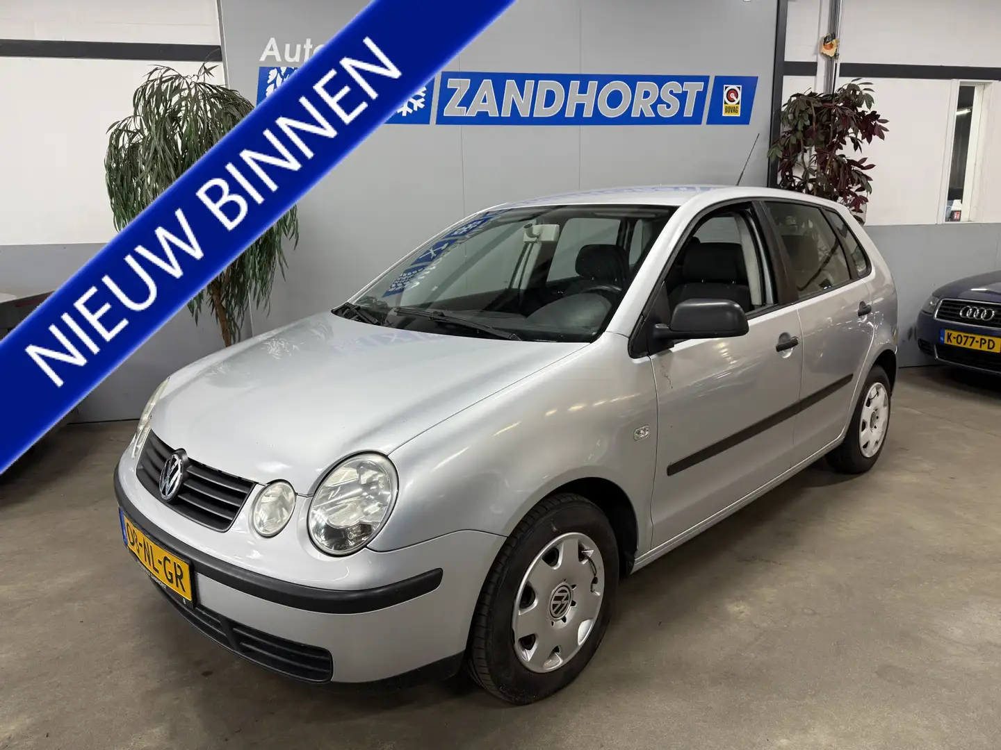 Volkswagen Polo 1.4-16V Gris - 1