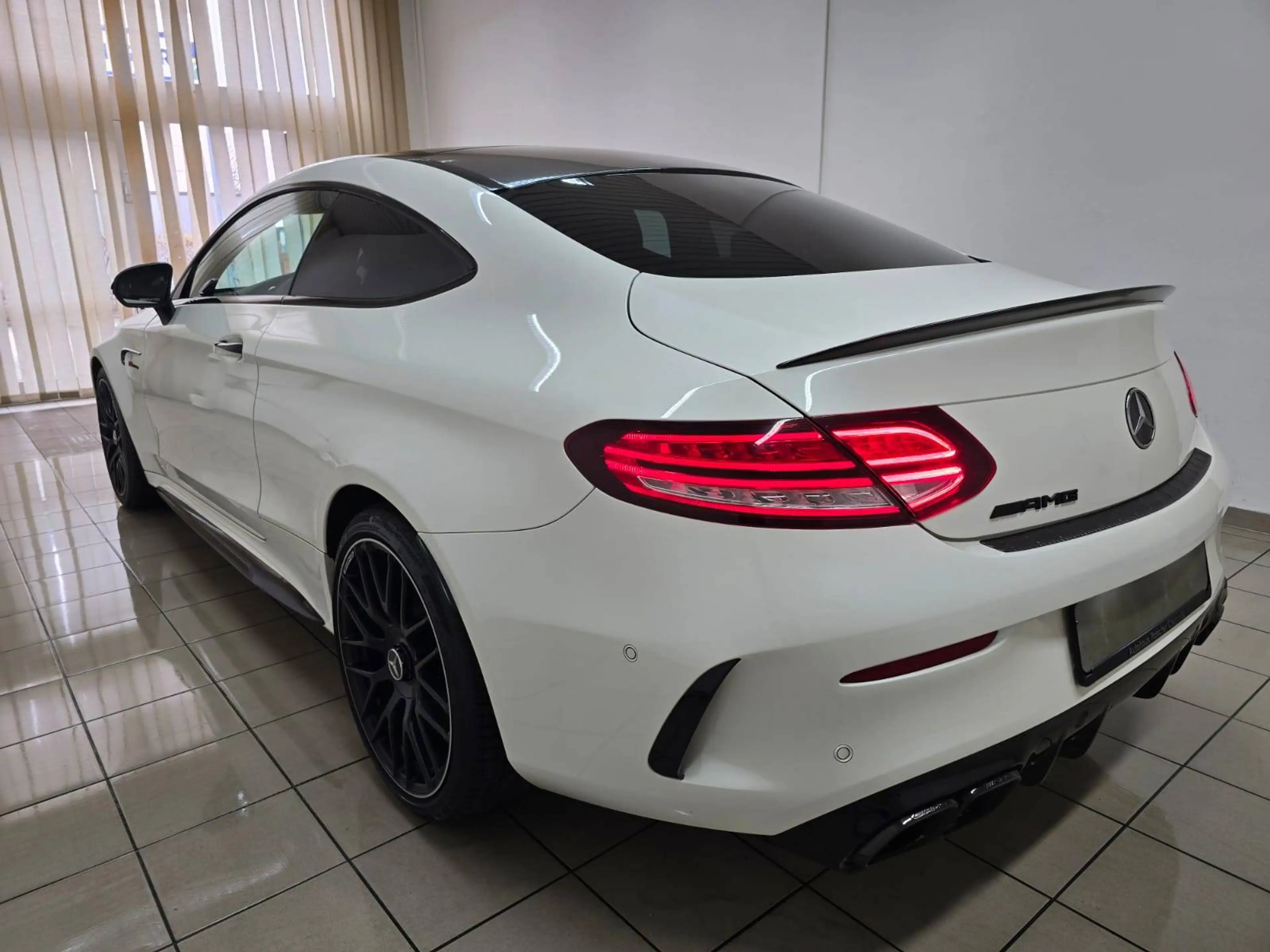 Mercedes-Benz C 63 AMG Coupe 4.0 V8 Multibeam Night Panorama Sportabgas NP106T€ — photo 2