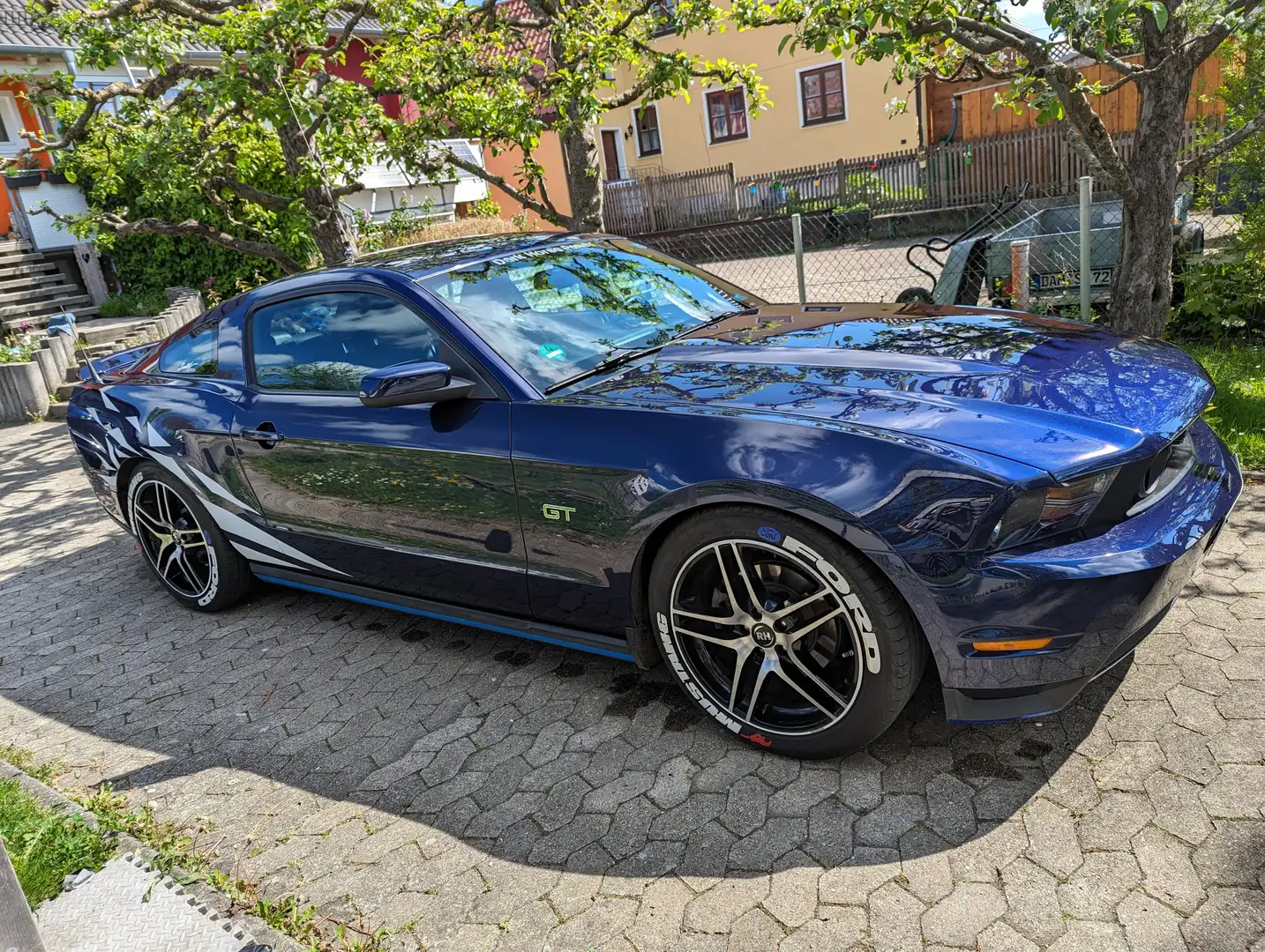Ford Mustang GT Blau - 2