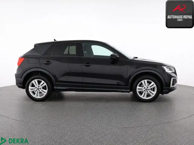Audi Q2 view 6