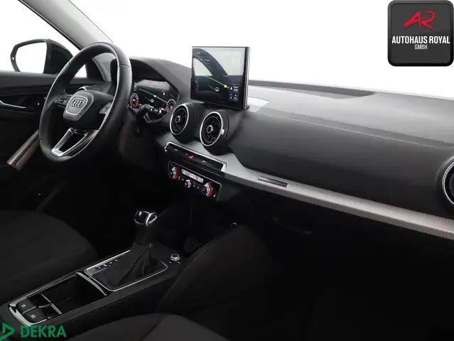 Audi Q2 view 10