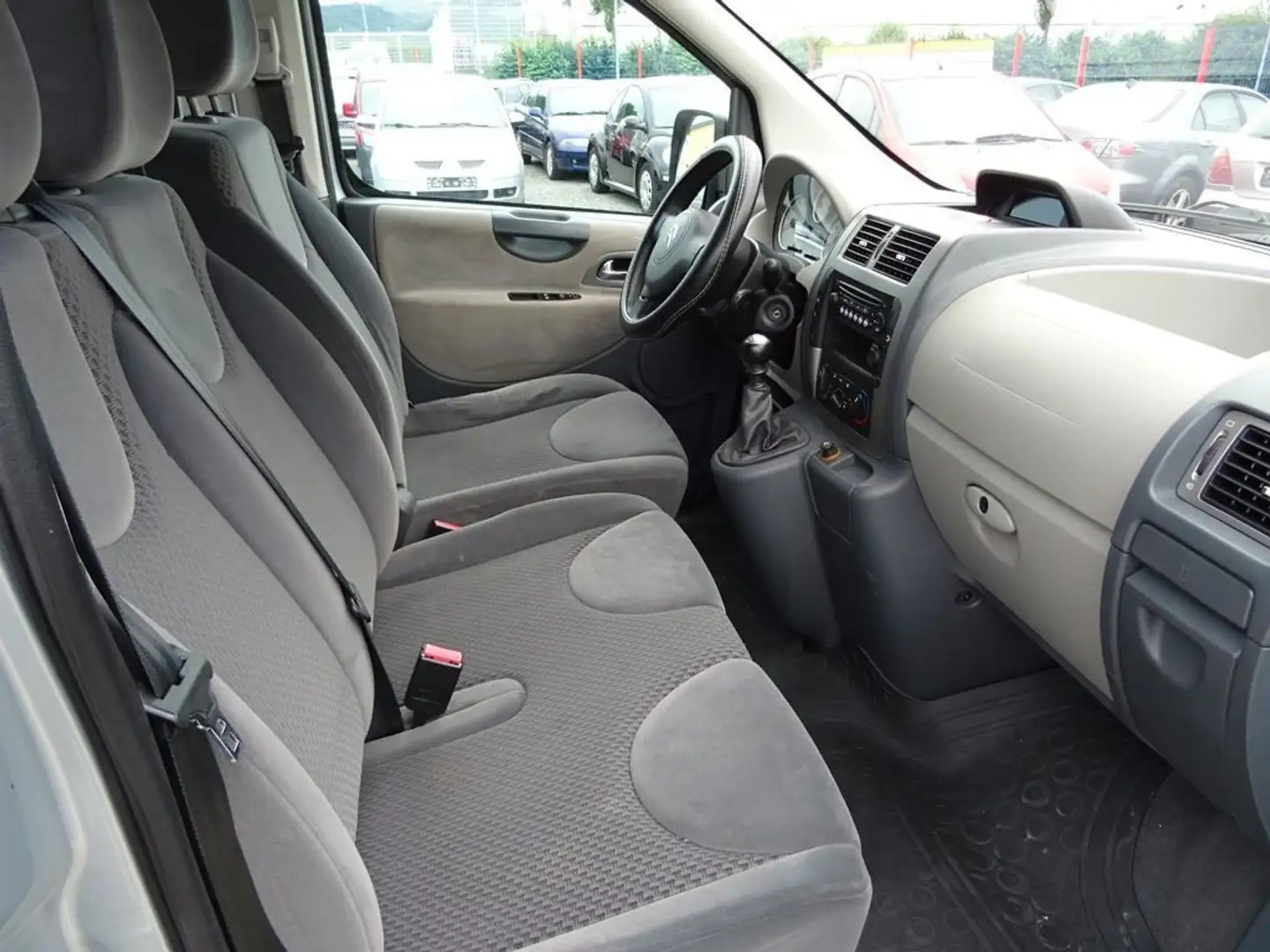 Citroen Jumpy 2.0 HDi/128 Multispace Trend Plateado - 2