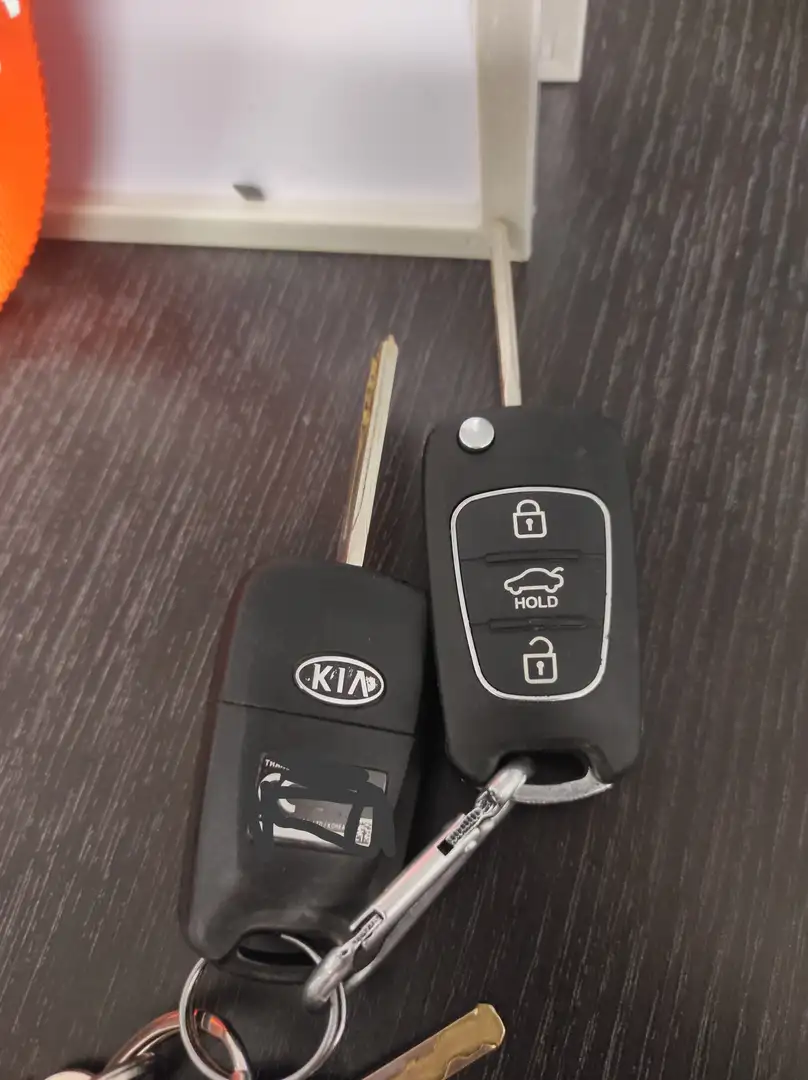 Kia Rio Rio 1.2 CVVT Comf. Pack Srebrny - 2