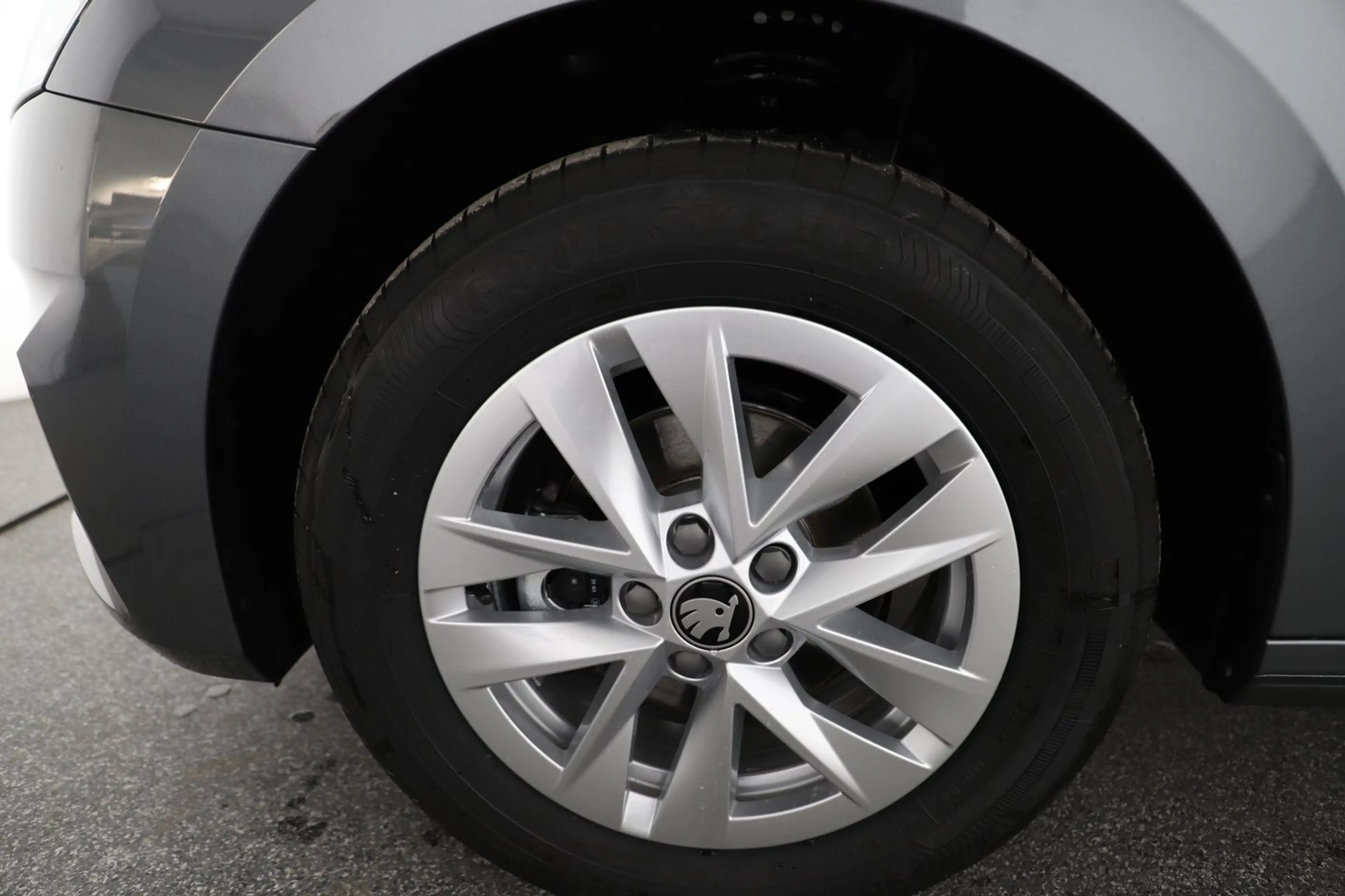 Skoda Fabia Essence TSI — photo 9