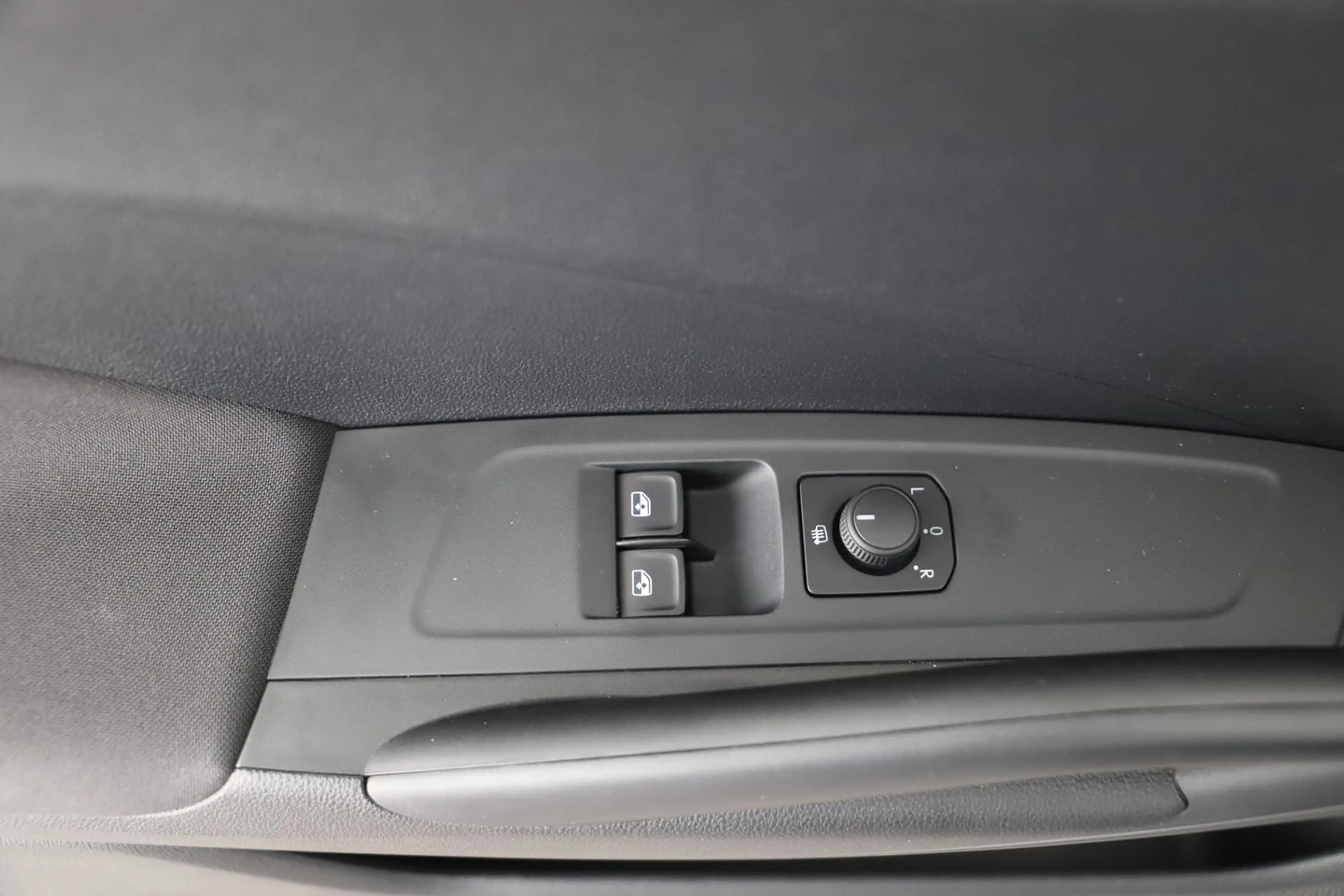 Skoda Fabia Essence TSI — photo 11